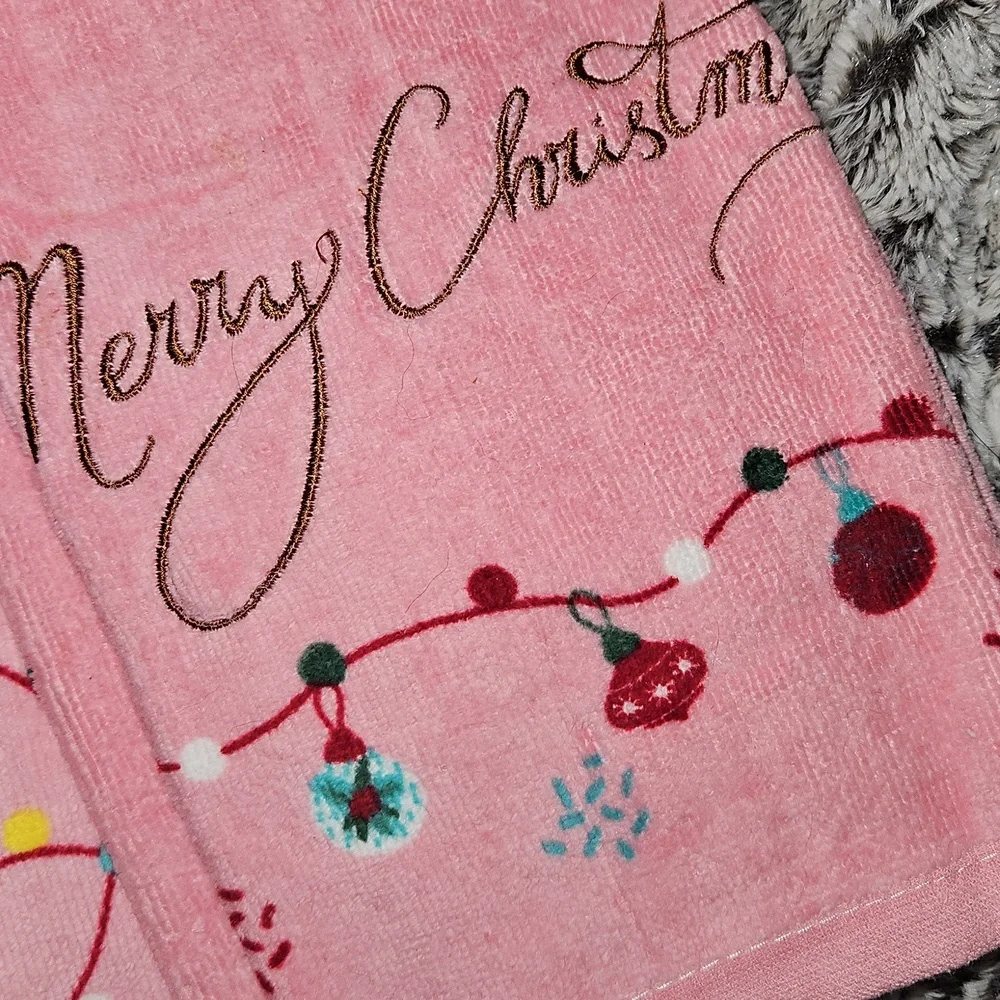 SET OF 2 Pink Merry Christmas Holiday Towel 100% COTTON